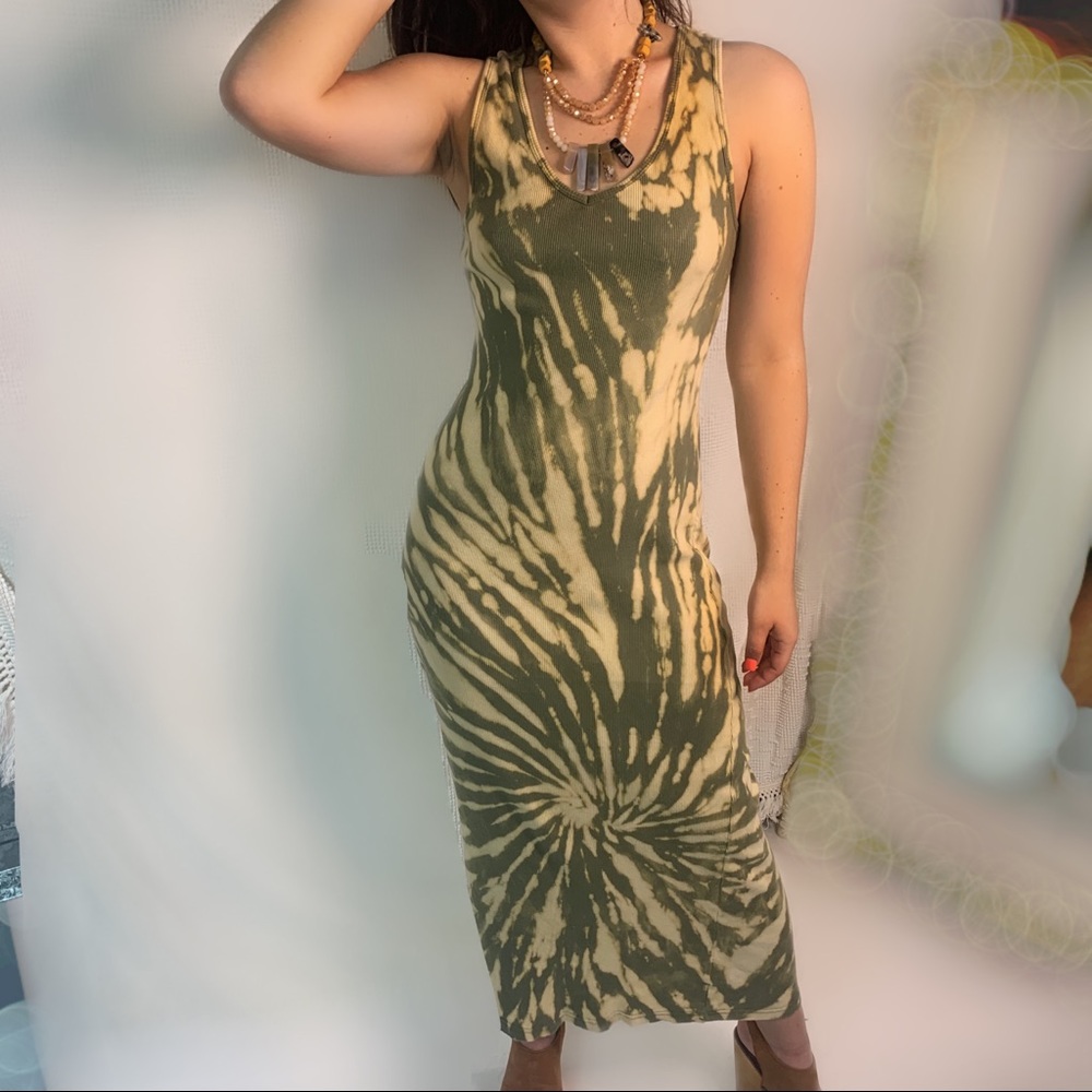 🦎 Green Bleach Dyed Maxi Dress 🦎